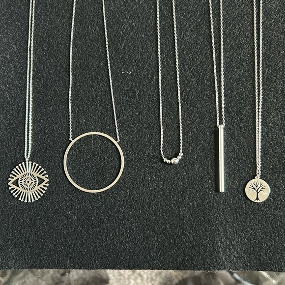 Set of silver necklaces - Picture 2 of 5